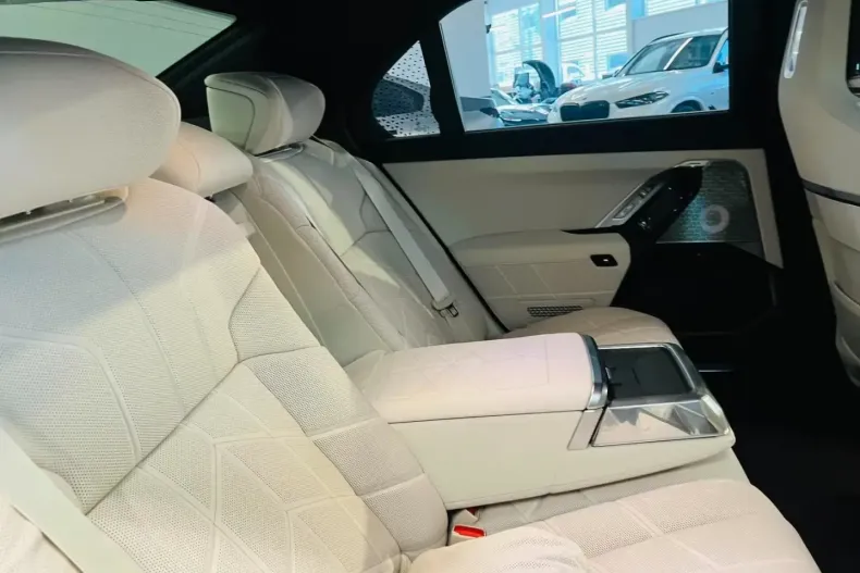 BMW 740 din 2025 cu 1.000 km - oferta BMW119835 - foto 9