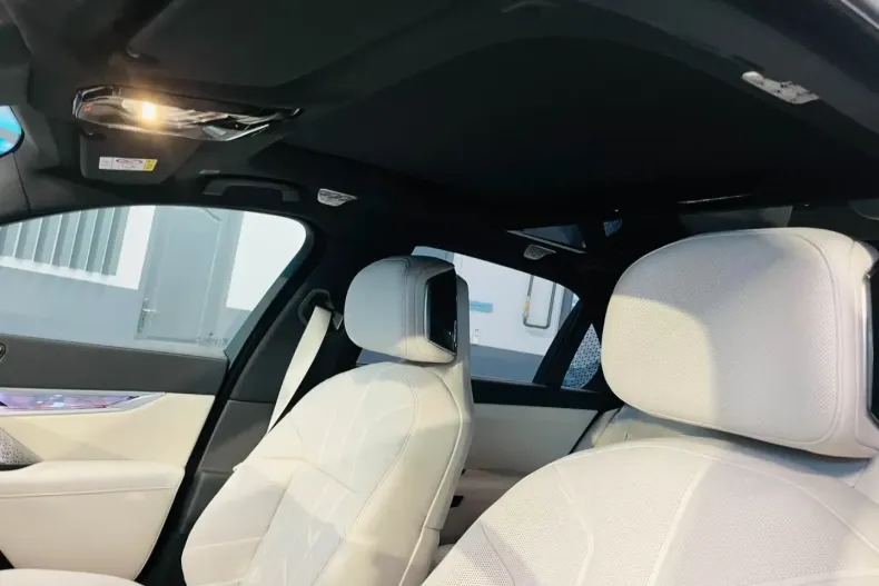 BMW 740 din 2025 cu 1.000 km - oferta BMW119835 - foto 13