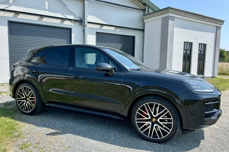Porsche Cayenne din 2024 cu 29.900 km - oferta POR119865 - foto 2