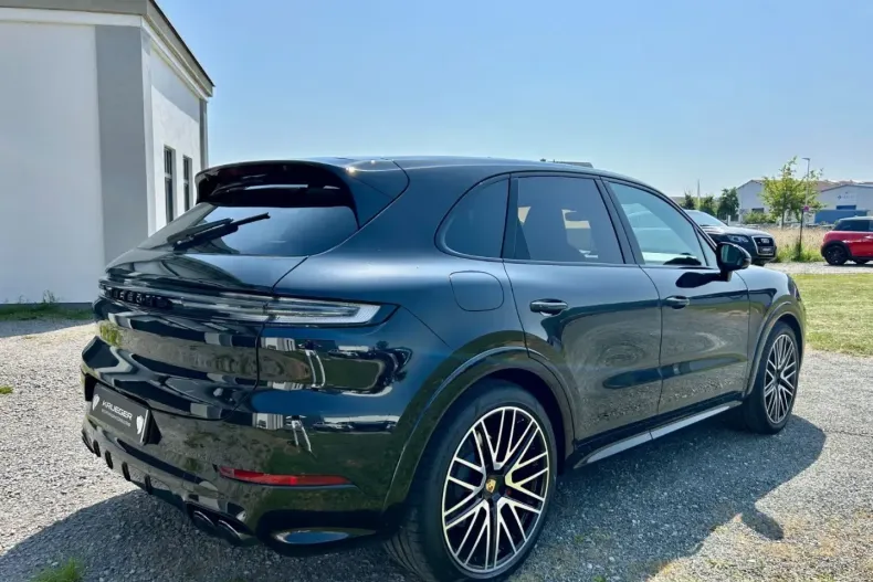 Porsche Cayenne din 2024 cu 29.900 km - oferta POR119865 - foto 3