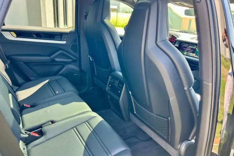 Porsche Cayenne din 2024 cu 29.900 km - oferta POR119865 - foto 12