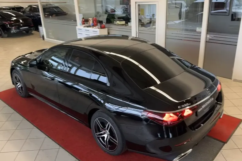 Mercedes-Benz E 300 din 2024 cu 63 km - oferta MER119868 - foto 4