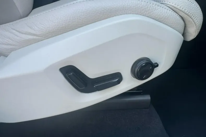 Volvo XC90 din 2021 cu 61.848 km - oferta VOL119870 - foto 15