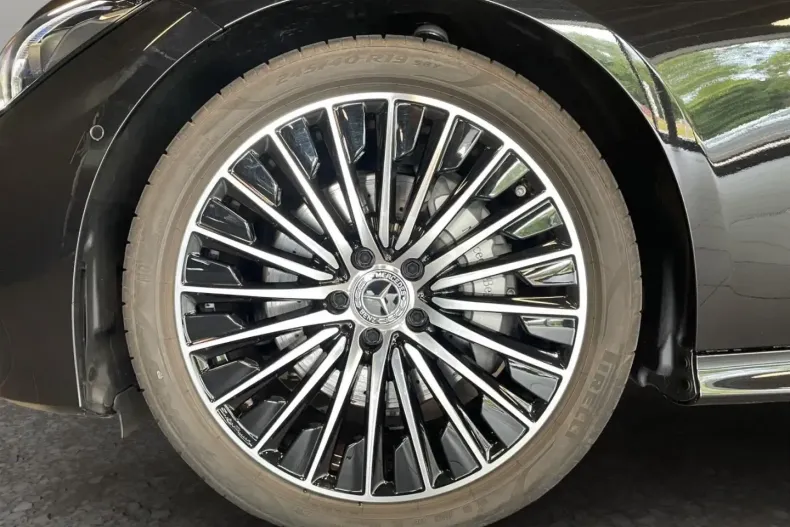 Mercedes-Benz CLE 300 din 2023 cu 3.661 km - oferta MER119872 - foto 12