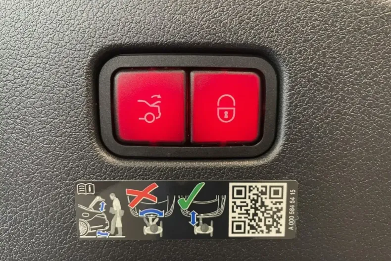 Mercedes-Benz CLE 300 din 2023 cu 3.661 km - oferta MER119872 - foto 15