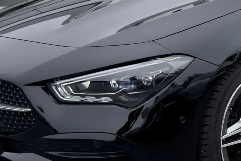 Mercedes-Benz CLA 200 din 2024 cu 13.933 km - oferta MER119875 - foto 3