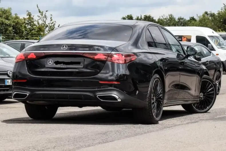 Mercedes-Benz E 200 din 2024 cu 10.799 km - oferta MER119883 - foto 2