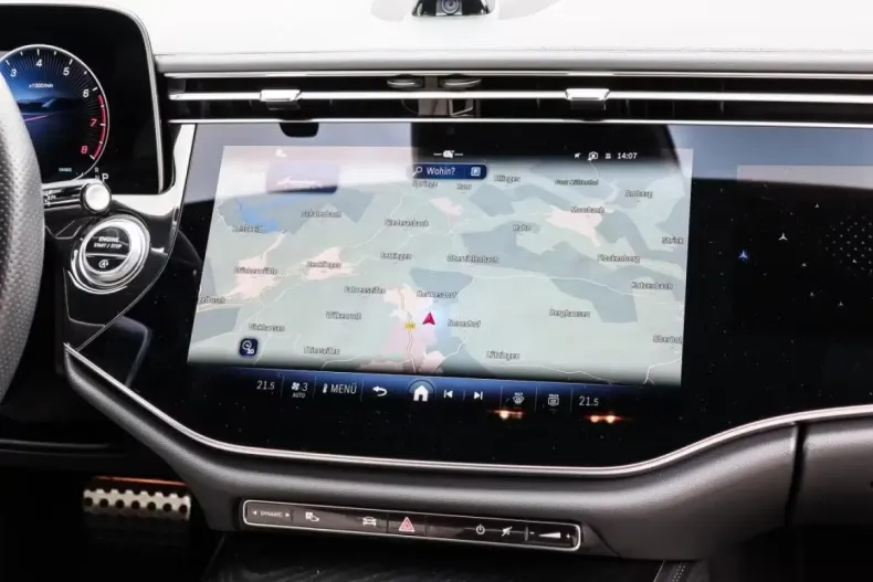 Mercedes-Benz E 200 din 2024 cu 10.799 km - oferta MER119883 - foto 4