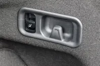 Mercedes-Benz E 200 din 2024 cu 10.799 km - oferta MER119883 - foto 5