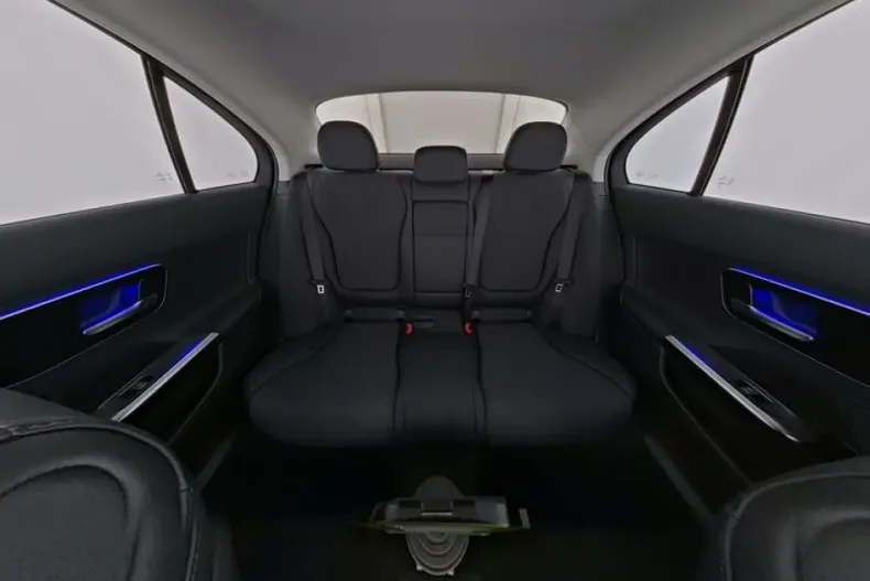 Mercedes-Benz C 180 din 2024 cu 7.058 km - oferta MER119885 - foto 7