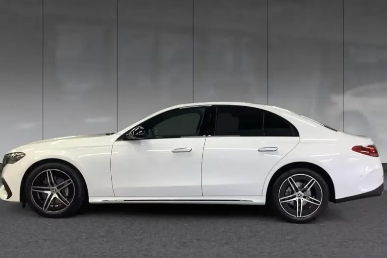 Mercedes-Benz E 200 din 2025 cu 19.900 km - oferta MER119892 - foto 2