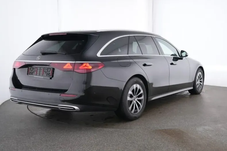 Mercedes-Benz E 220 din 2024 cu 18.800 km - oferta MER119904 - foto 2