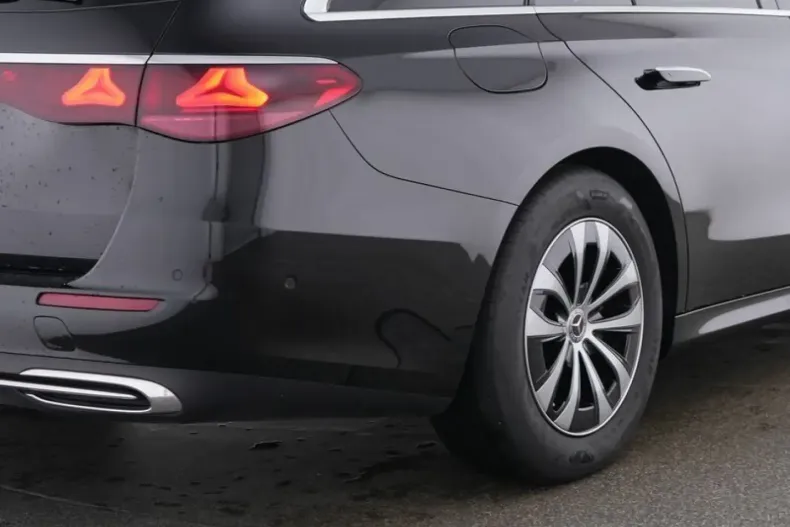 Mercedes-Benz E 220 din 2024 cu 18.800 km - oferta MER119904 - foto 8