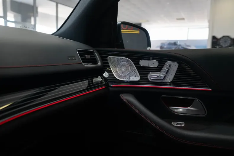 Mercedes-Benz GLE 53 AMG din 2024 cu 14.970 km - oferta MER119919 - foto 13