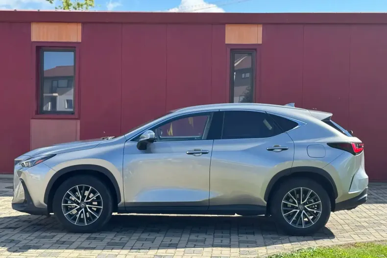 Lexus NX 450h din 2022 cu 30.500 km - oferta LEX119920 - foto 1
