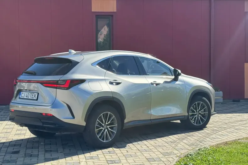Lexus NX 450h din 2022 cu 30.500 km - oferta LEX119920 - foto 3