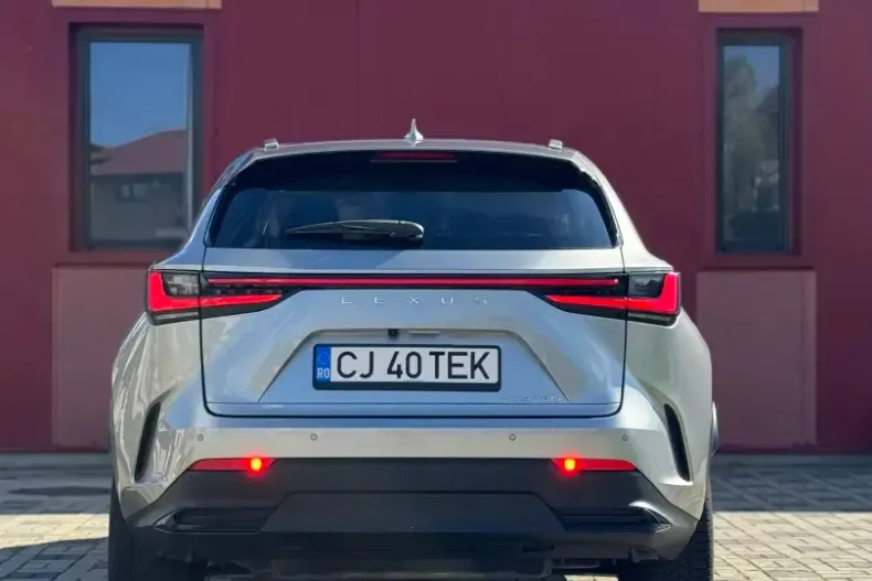 Lexus NX 450h din 2022 cu 30.500 km - oferta LEX119920 - foto 5