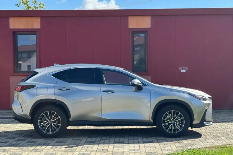 Lexus NX 450h din 2022 cu 30.500 km - oferta LEX119920 - foto 28