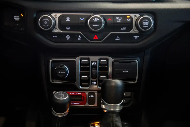 Jeep Wrangler din 2024 cu 14.721 km - oferta JEE119934 - foto 23