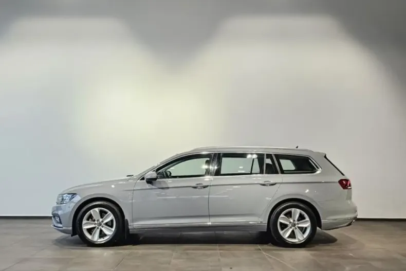 Volkswagen Passat din 2024 cu 31.830 km - oferta VOL119937 - foto 6