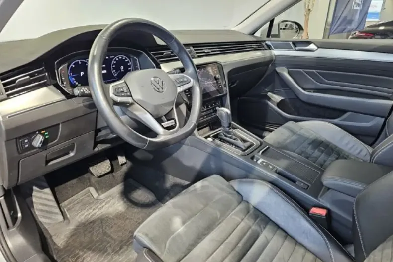 Volkswagen Passat din 2024 cu 31.830 km - oferta VOL119937 - foto 13