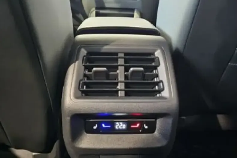 Volkswagen Tiguan din 2024 cu 15.300 km - oferta VOL119938 - foto 17