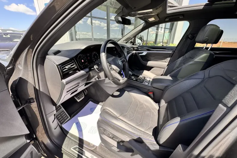 Volkswagen Touareg din 2021 cu 135.000 km - oferta VOL119953 - foto 10