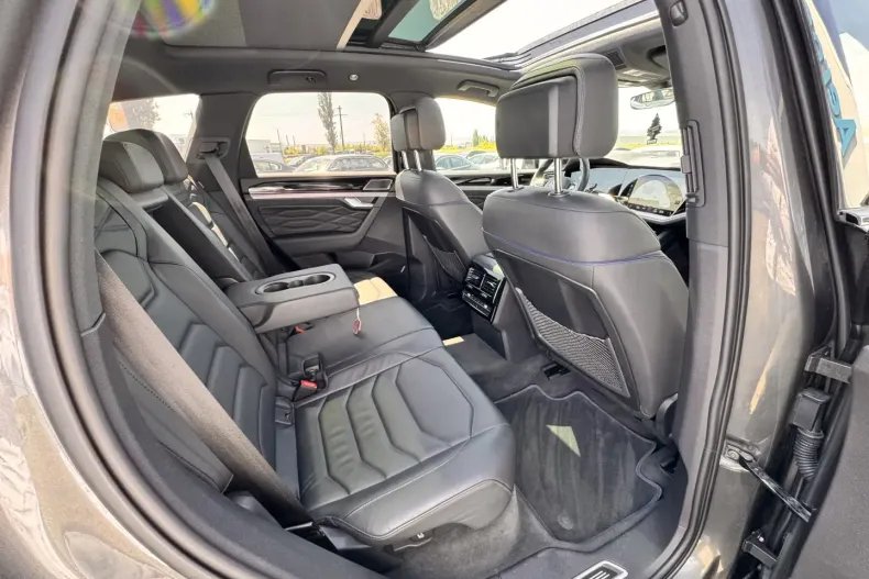 Volkswagen Touareg din 2021 cu 135.000 km - oferta VOL119953 - foto 16