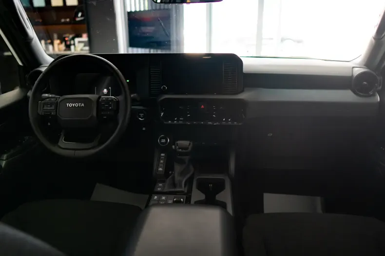 Toyota Land Cruiser din 2024 cu 10.500 km - oferta TOY119955 - foto 11