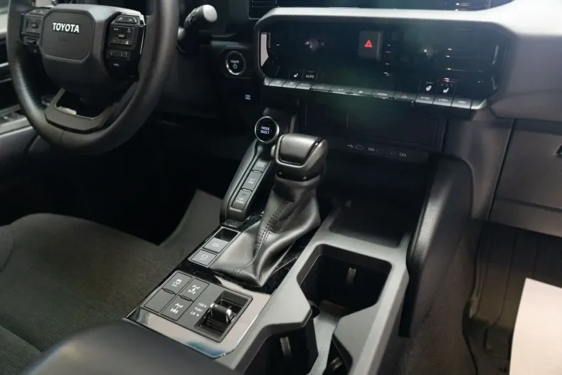 Toyota Land Cruiser din 2024 cu 10.500 km - oferta TOY119955 - foto 13