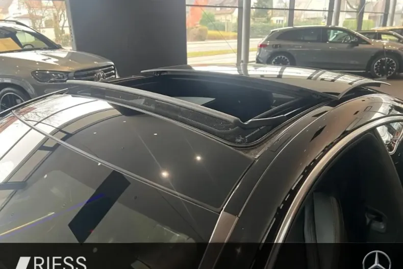 Mercedes-Benz CLE 300 din 2023 cu 6.600 km - oferta MER119966 - foto 12