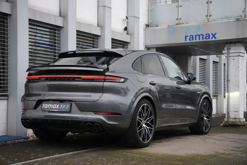 Porsche Cayenne din 2024 cu 12.000 km - oferta POR119971 - foto 3