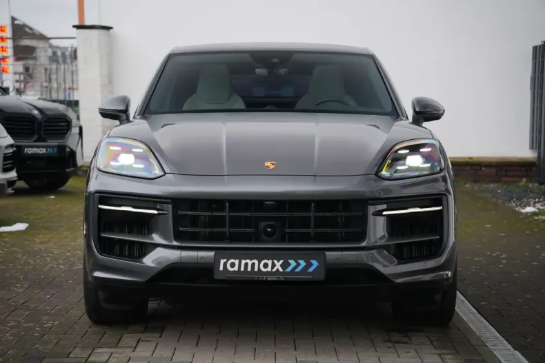 Porsche Cayenne din 2024 cu 12.000 km - oferta POR119971 - foto 6