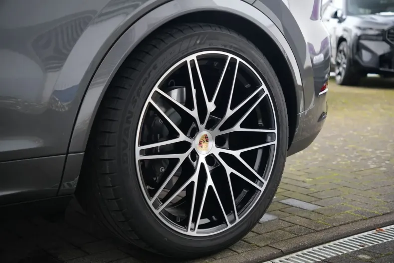 Porsche Cayenne din 2024 cu 12.000 km - oferta POR119971 - foto 13