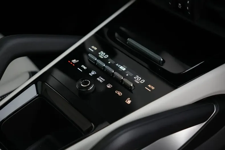 Porsche Cayenne din 2024 cu 12.000 km - oferta POR119971 - foto 19