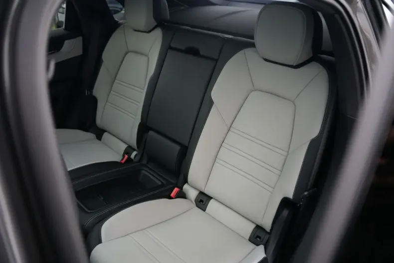 Porsche Cayenne din 2024 cu 12.000 km - oferta POR119971 - foto 27