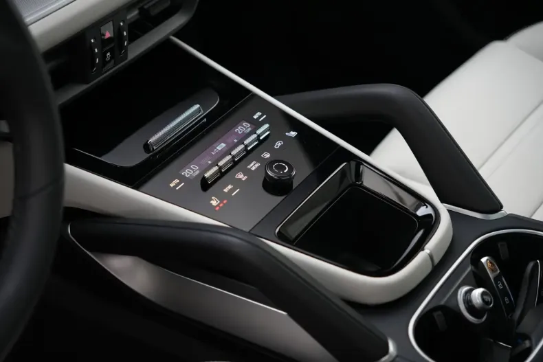 Porsche Cayenne din 2024 cu 12.000 km - oferta POR119971 - foto 32