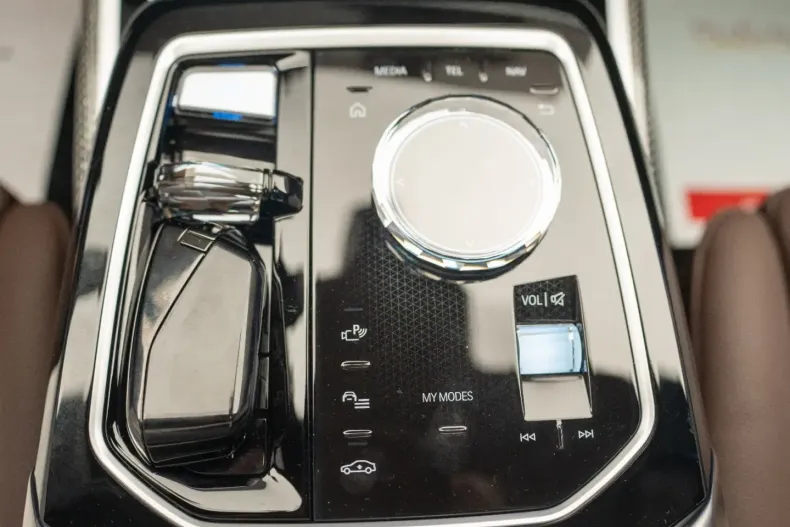 BMW i7 din 2024 cu 6.500 km - oferta BMW119977 - foto 16