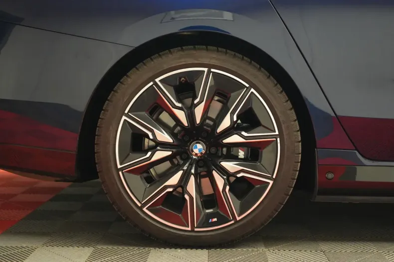 BMW i7 din 2024 cu 6.500 km - oferta BMW119977 - foto 17