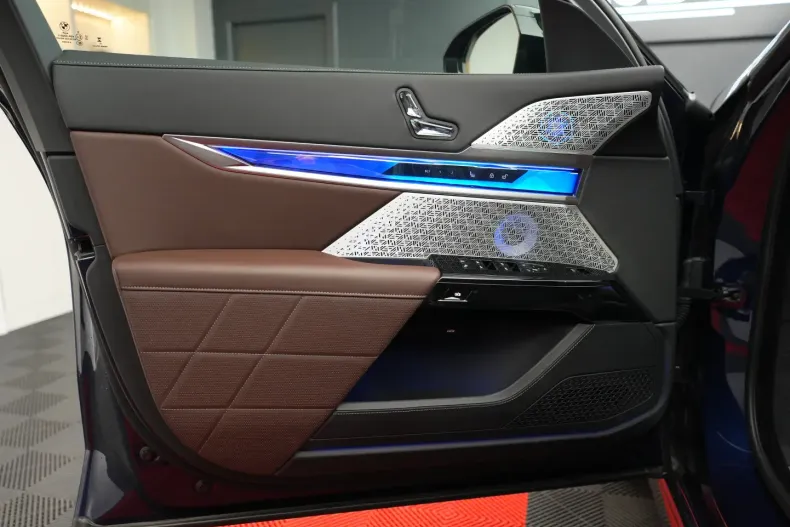 BMW i7 din 2024 cu 6.500 km - oferta BMW119977 - foto 19