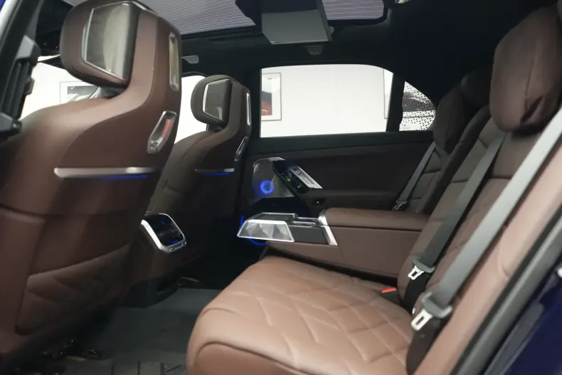 BMW i7 din 2024 cu 6.500 km - oferta BMW119977 - foto 26