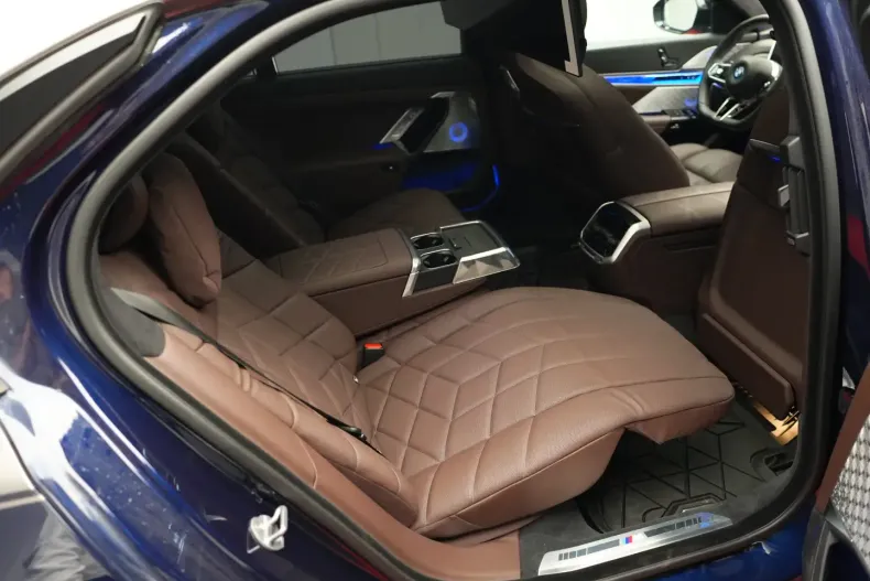 BMW i7 din 2024 cu 6.500 km - oferta BMW119977 - foto 37