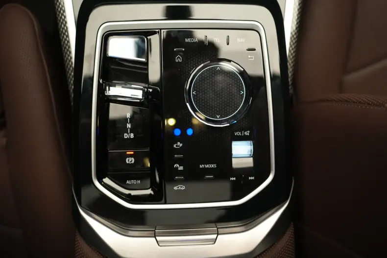 BMW i7 din 2024 cu 6.500 km - oferta BMW119977 - foto 38