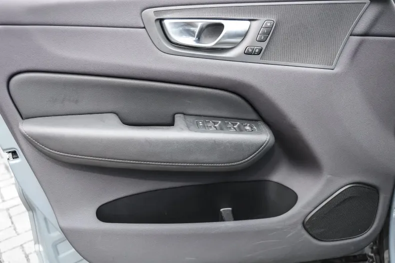 Volvo XC60 din 2023 cu 18.605 km - oferta VOL119985 - foto 10