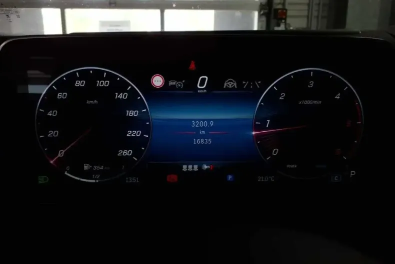 Mercedes-Benz GLC 220 din 2024 cu 16.835 km - oferta MER120000 - foto 9