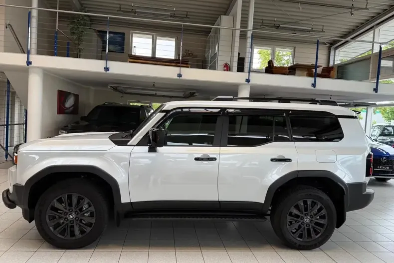 Toyota Land Cruiser din 2025 cu 12.900 km - oferta TOY120006 - foto 13