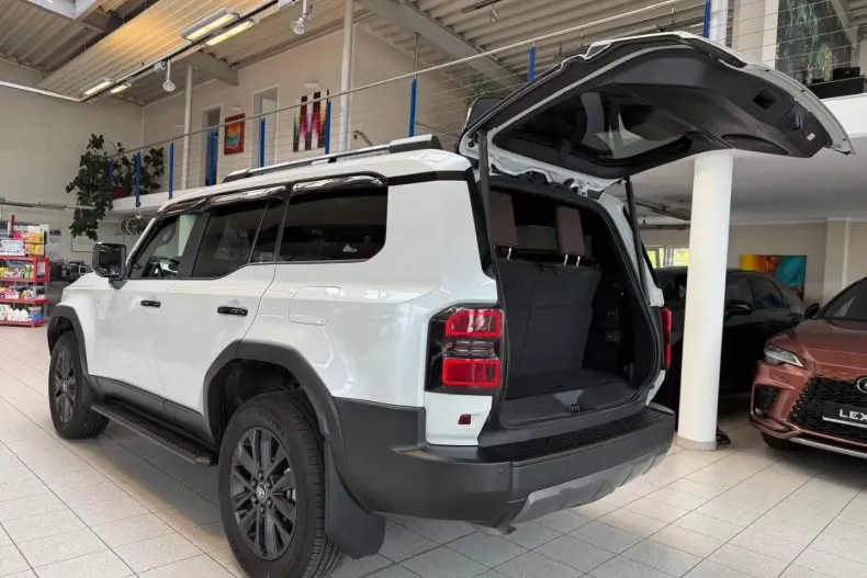 Toyota Land Cruiser din 2025 cu 12.900 km - oferta TOY120006 - foto 14