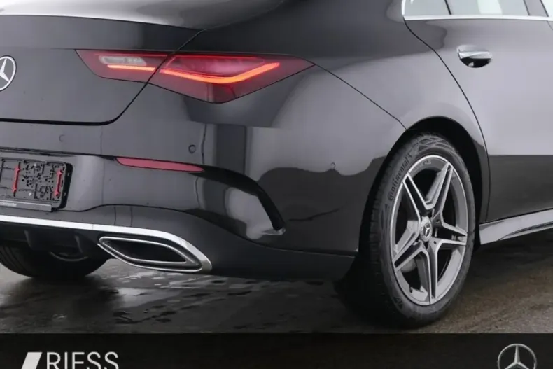 Mercedes-Benz CLA 220 din 2024 cu 25.875 km - oferta MER120014 - foto 4