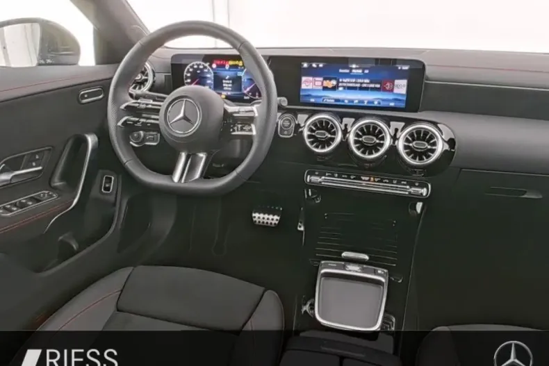 Mercedes-Benz CLA 220 din 2024 cu 25.875 km - oferta MER120014 - foto 5