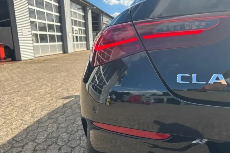 Mercedes-Benz CLA 220 din 2024 cu 27.568 km - oferta MER120015 - foto 12